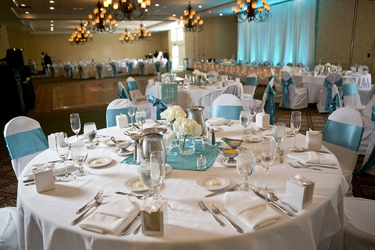 132 Round Spun Poly Tablecloth