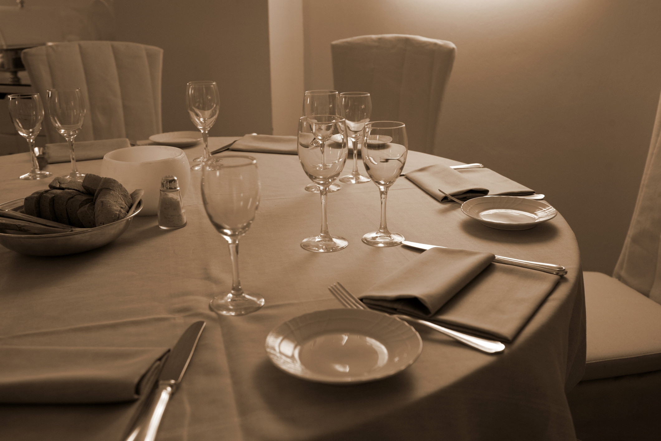 132" Round Velvet Rental Tablecloth